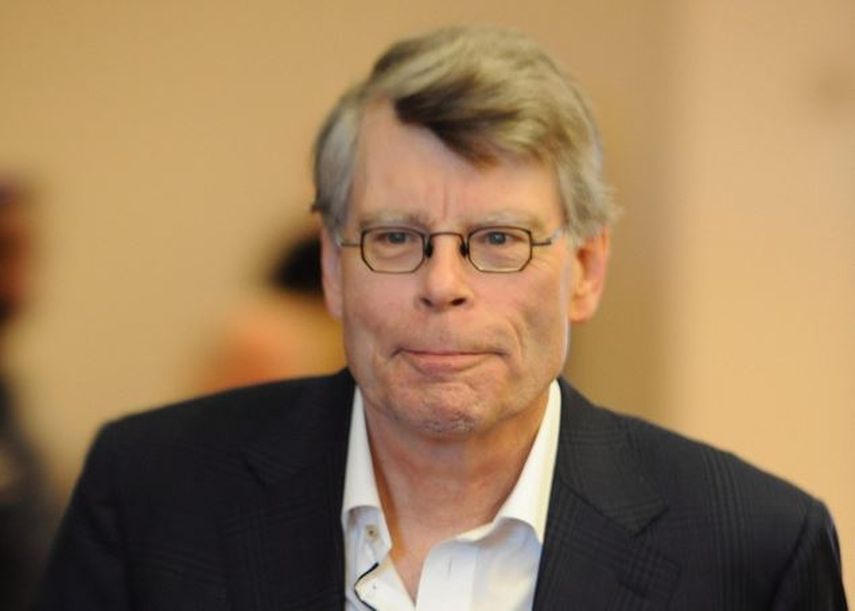Un pacto diabólico entre un pastor renegado y un joven torturado que huye de sí mismo es el eje de esta inquietante novela, que se extiende a lo largo de cinco décadas y en la que se muestra uno de los más terroríficos finales que Stephen King haya esc