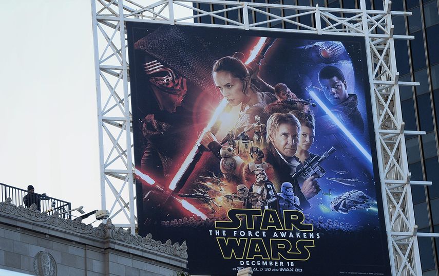 Incluyendo la taquilla de los preestrenos, esta web proyectó que la recaudación del estreno del séptimo filme de Star Wars alcanzará en Estados Unidos los 100 millones de dólares. (EFE)