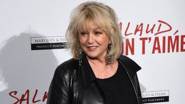 En esta foto de archivo tomada el 31 de marzo de 2014, la actriz francesa Mylene Demongeot posa antes de la proyección de la nueva película del director de cine francés Claude Lelouch Salaud, on taime (Bastardo, te amamos) en París.