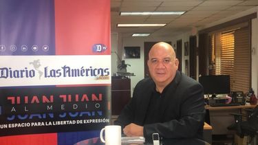 Juan Juan Almeida presenta su programa de entrevistas y debate desde la redacción de DIARIO LAS AMÉRICAS.