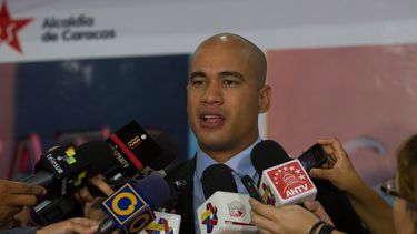 Desde el momento en que ellos decidieron desconocer la sentencia del TSJ e incorporar a unos ciudadanos que no cuentan con la facultad de diputados, colocan a todo el fórum de la Asamblea Nacional en una situación de ilegalidad, explicó Rodríguez