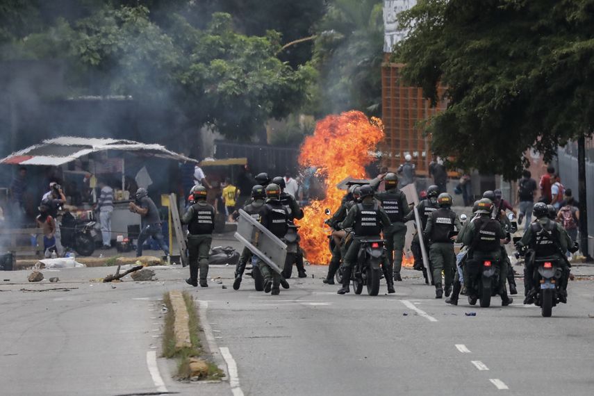 Las fuerzas del orden venezolanas han detenido en todo el país a 82  personas durante el paro general de 24 horas convocado este jueves por  la oposición