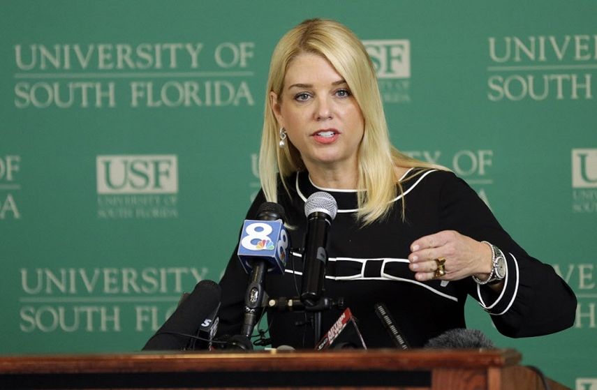 Matrimonio gay en Florida sigue en suspenso tras moción de fiscal estatal