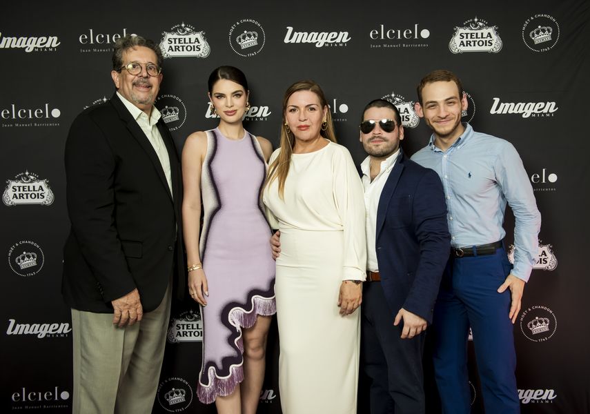Mandy Llane, Nadia Ferreira, Ángela Calderón, David Alejandro Rendón y Jacobo Mebarak.