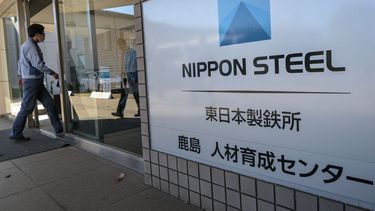 Logo de la siderúrgica japonesa Nippon Steel.