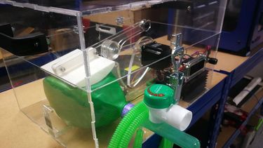 Respirador fabricado en una impresora 3D para combatir el coronavirus.&nbsp;