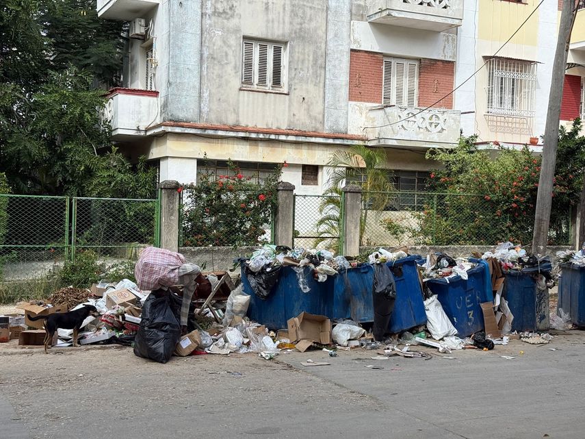Los vertederos de basura mientras el país sucumbe a una crisis sanitaria