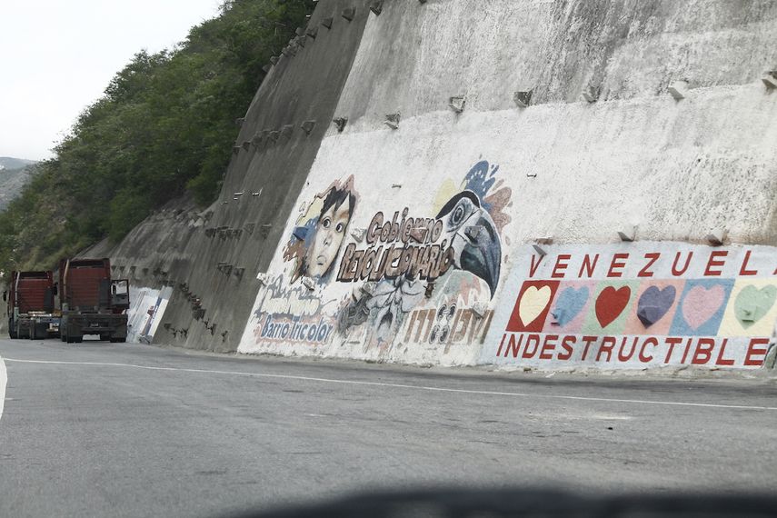 La ciudad capital está llena de viejos murales que intentan mostrar la fortaleza de la identidad venezolana.&nbsp;