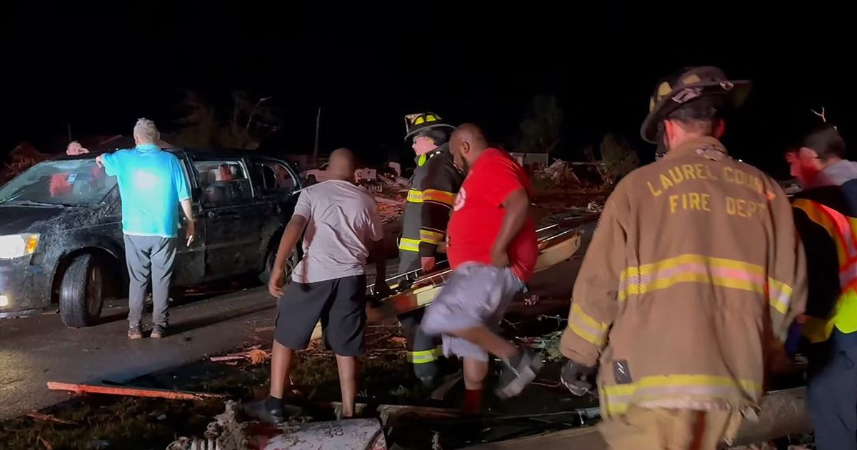 Tornados dejan al menos 21 muertos en el centro de Estados Unidos