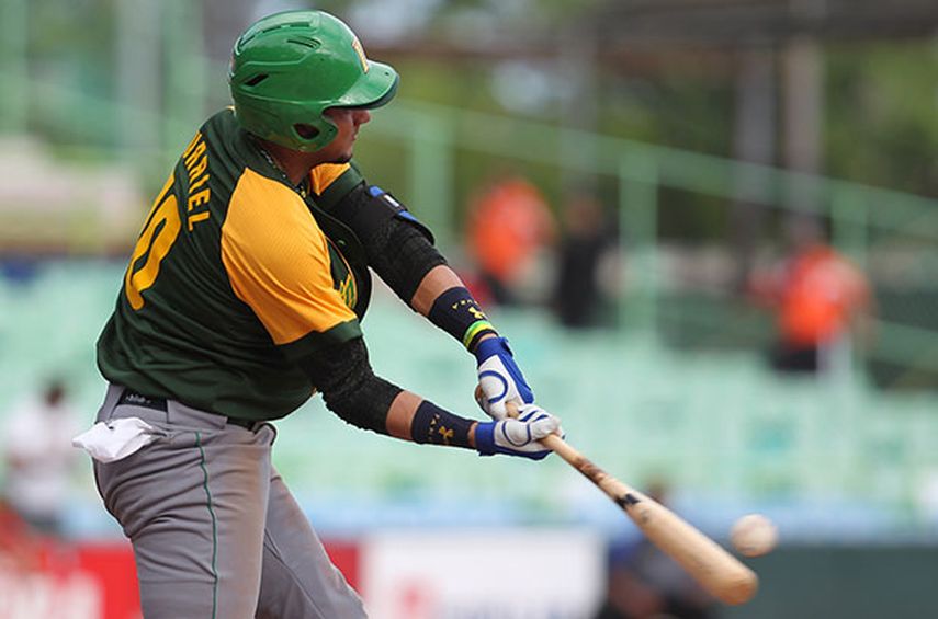 Yulieski Gourriel es uno de los jugadores cubanos más seguidos del torneo (AP)
