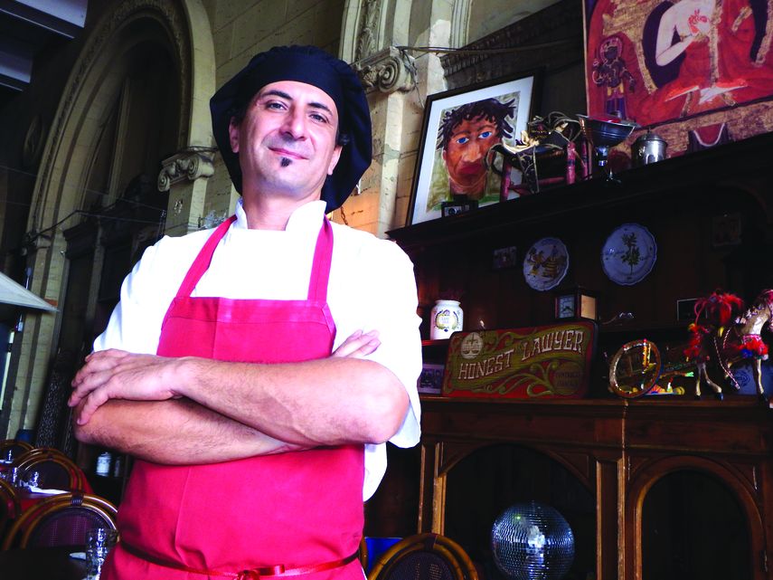 El chef Cristian Doria explica que escogió el lugar porque se parecía a la entrada de un palacete italiano