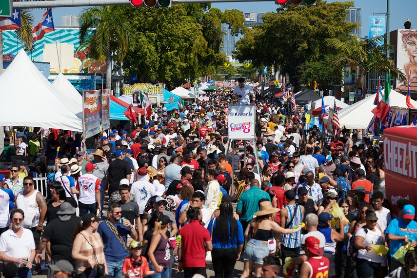 Así celebra Miami el Carnaval de la Calle Ocho