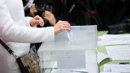 Catalanes acuden a las urnas electorales.&nbsp;