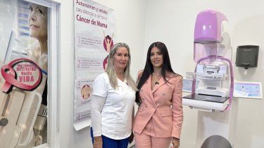 Mujer, regálate vida, evento organizado por Jenisbel Acevedo en el Mes de la Conciencia del Cáncer de Mama. 