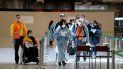 Controles en la terminal 4 del Aeropuerto de Madrid-Barajas Adolfo Suárez en el tercer día en el que entra en vigor la orden del Ministerio de Sanidad por la que todas las personas procedentes del extranjero deberán realizar una cuarentena los 14 días siguientes a su llegada. Controles en la terminal 4 del Aeropuerto de Madrid-Barajas Adolfo Suárez en el tercer día en el que entra en vigor la orden del Ministerio de Sanidad por la que todas las personas procedentes del extranjero deberán realizar una cuarentena los 14 días siguientes a su llegada.