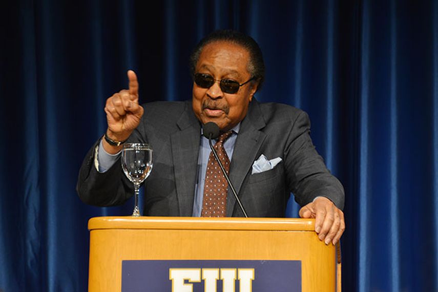 Clarence Jones conversó con estudiantes de la Universidad Internacional de la Florida, en ocasión de un homenaje a Martin Luther King (Giselle Santalucci)