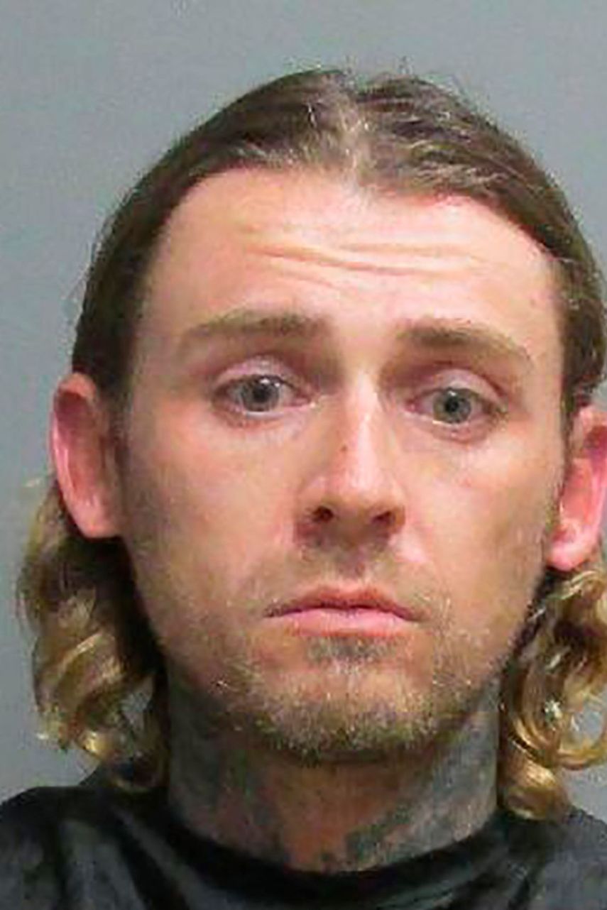 Fotograf&iacute;a de fichaje del 5 de octubre de 2020, facilitada por la oficina del Sheriff del condado de Flager, Florida, en la que aparece Michael Cooper, quien fue arrestado el lunes por amenazar con un arma de asalto a un entrevistador del censo que acudi&oacute; a su domicilio.&nbsp;