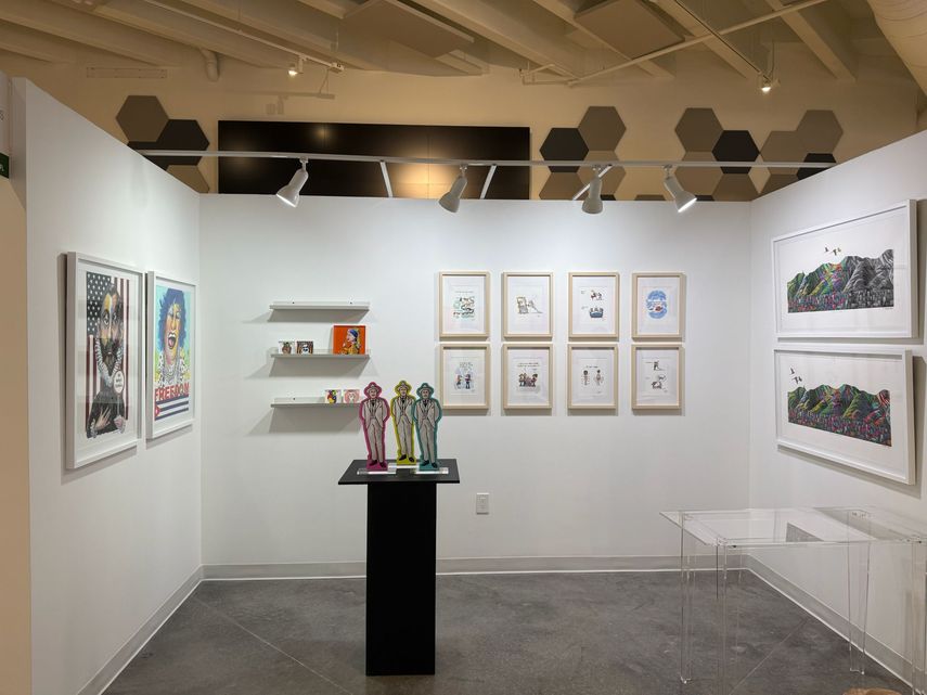 Muestra de la caricaturista venezolana Rayma en la tercera edición de la Feria Internacional de Arte de Doral.&nbsp;