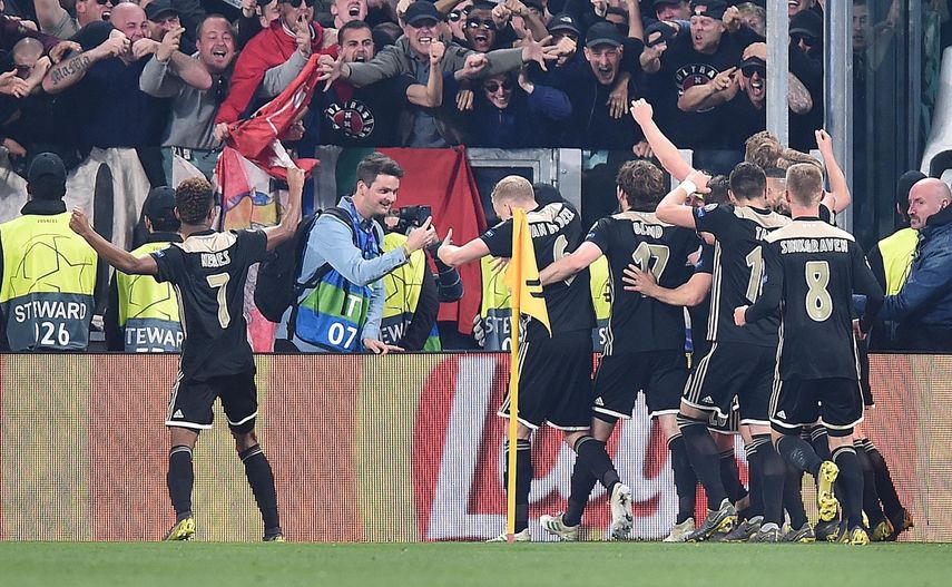 Después de una primera parte de dominio del Juventus que certificó con el testarazo de Cristiano Ronaldo a los 28 minutos, el&nbsp;Ajax&nbsp;rescató la identidad que le ha convertido en la gran revelación de la Liga de Campeones.