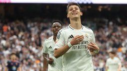 El mediocampista turco Arda Güler, del Real Madrid, celebra tras anotar el gol inaugural de su equipo en un partido, el 4 de mayo de 2025.