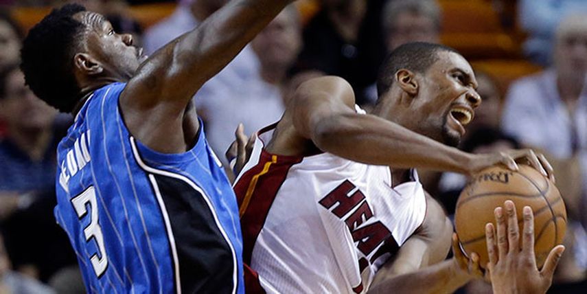 Miami desperdició una ventaja de cuatro puntos con poco más de un minuto por jugar (AP)