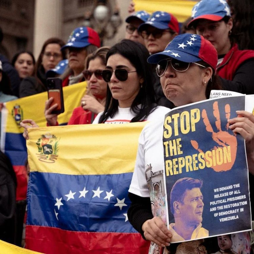 En Australia, los venezolanos protestaron contra el fraude electoral del régimen de Nicolás Maduro y exigieron el cese de la represión