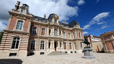 En esta foto de archivo tomada el 25 de mayo de 2021 se muestra una vista del castillo de Perrier, que alberga el Museo de Arqueología Regional y Vino de Champaña en Epernay.