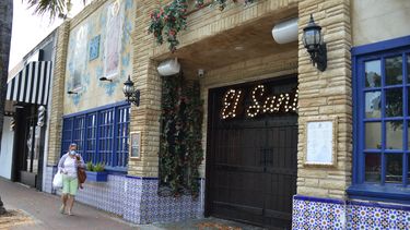 Restaurantes y otros locales comerciales permanecen cerrados en Miami y Miami-Dade.