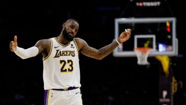 Foto del 24 de marzo del 2024, el alero de los Lakers de Los Ángeles LeBron James reacciona durante el encuentro ante los Pacers de Indiana.&nbsp;