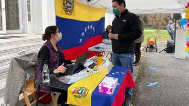 El embajador Carlos Vecchio ejerce su derecho a participación.&nbsp;