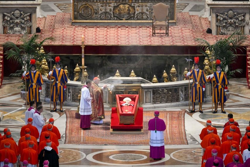 El cuerpo del Papa Francisco fue llevado a la Basílica de San Pedro este 23 de abril 2025 El cuerpo del Papa Francisco fue llevado a la Basílica de San Pedro este 23 de abril 2025