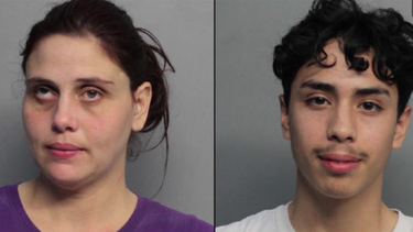 Ilis Dany Quesada-Valdivia, de 34 años, y su hijo Toni Bryan Sifuentes, de 18. 