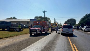 Al menos 27 muertos deja un tiroteo en una iglesia de Sutherland Springs, al este de San Antonio, Texas.