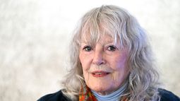 La cantante, actriz y compositora británica Petula Clark posa durante el Festival du Livre a Collonge - LAC (Libros en Collonge), festival literario celebrado en Collonge-Bellerive, cerca de Ginebra, el 6 de junio de 2026.