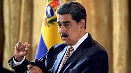 Nicolás Maduro, gesticula mientras habla durante una reunión en la Asamblea Nacional en Caracas el 22 de agosto de 2025.