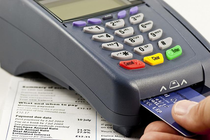 Los delincuentes acudían a las tiendas, realizaban las compras y revendían los artículos por menos dinero. (ARCHIVO)