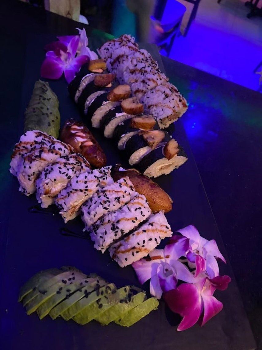 Sushi estilo cubano. El restaurante ofrece variaciones con picadillo, ropa vieja, lechón, e incluso croquetas.&nbsp;