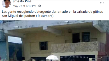 Ernesto Pina public&oacute; en su cuenta de Facebook, la imagen que captur&oacute; cuando un grupo de personas recog&iacute;an detergente en una calle.&nbsp;