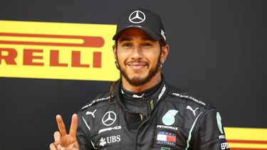El piloto de Mercedes Lewis Hamilton tras vencer en el Gran Premio de Estiria en Spielberg, Austria, el domingo 12 de julio de 2020.