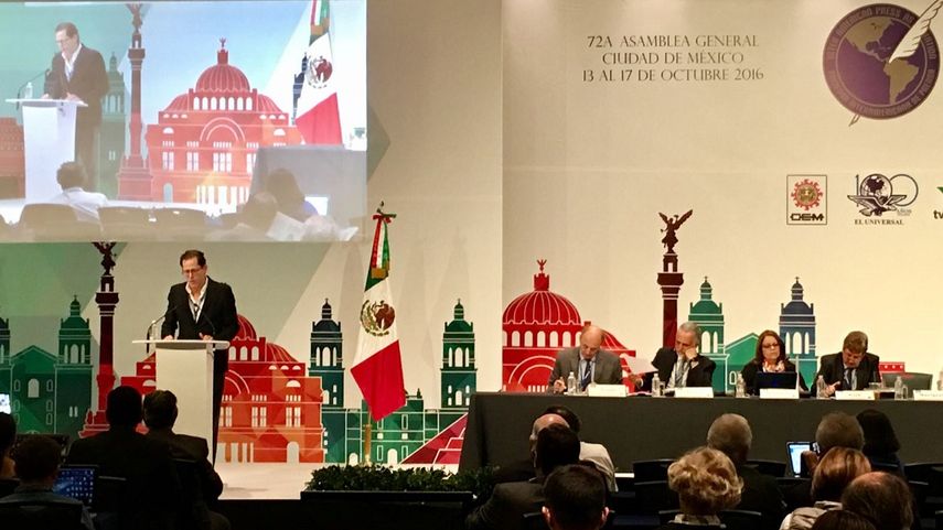 Los debates de la 72 Asamblea General de la SIP, en Ciudad de México, han estado centrados en los&nbsp;peligros que vive la región para el ejercicio del periodismo.