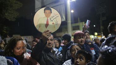 Admiradores reunidos para recordar a Jos&eacute; Jos&eacute; entonando sus canciones en un parque de la Ciudad de M&eacute;xico tras el anuncio de la muerte del astro el s&aacute;bado 28 de septiembre de 2019.&nbsp;