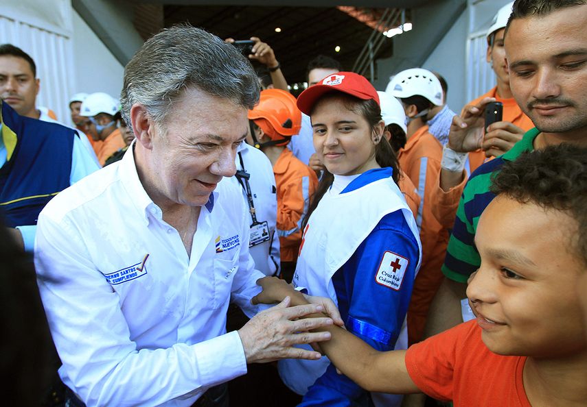 Igualmente, agregó que estaba manifestando su protesta y exigiendo a las autoridades venezolanas respeto por la dignidad de los colombianos, por las familias que no son ningunos paramilitares, una acusación vertida por las autoridades del país veci