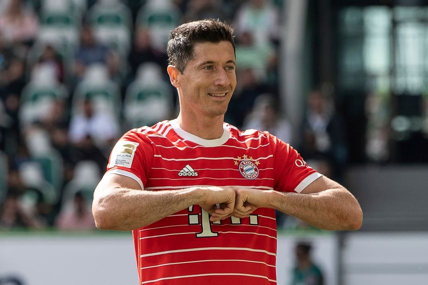 El polaco Robert Lewandowski, del Bayern Múnic, festeja luego de anotar ante Wolfsburgo en un encuentro de la Bundesliga, efectuado el sábado 14 de mayo de 2022&nbsp;