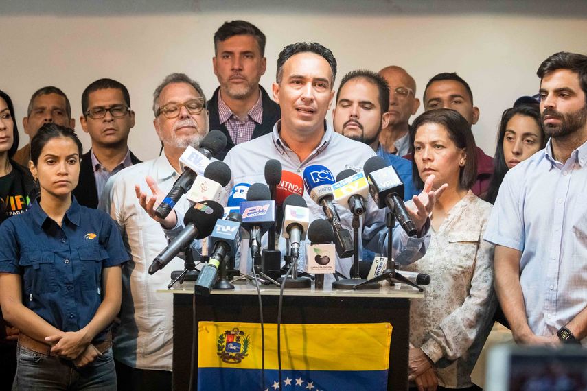El Frente opositor venezolano, que agrupa a disidentes del chavismo, a alianza de partidos opositores MUD y a representantes de distintos gremios, se creó con la finalidad de exigir elecciones justas y transparentes.