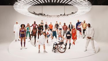 El desaparecido Kobe Bryant es recordado en un desfile inclusivo en el que participaron decenas de atletas ol&iacute;mpicos y paral&iacute;mpicos.