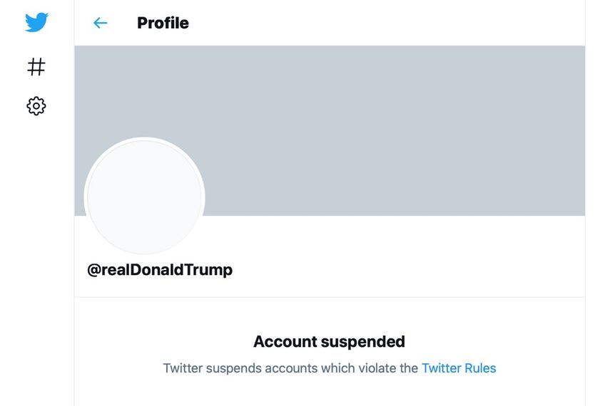 Esta imagen tomada el viernes 9 de enero de 2021 muestra un aviso de suspensión en la cuenta de Twitter del presidente Donald Trump.