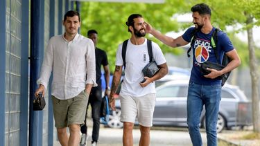Ha sido el propio guardameta quien ha informado de su regreso al césped con sus compañeros a través de una fotografía publicada en su página de Facebook, en la que se le ve sonriente bajo el título Vuelta al trabajo. Primer día.