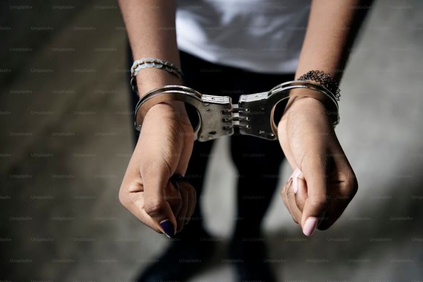 Dentro de los detenidos por el asesinato de tres mujeres en la periferia de Buenos Aires, hay dos dos hombres y dos mujeres (imagen referencial)