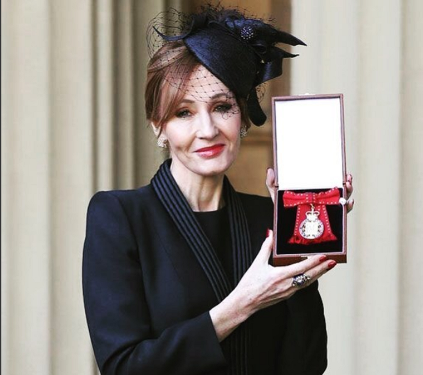 La escritora J.K. Rowling.