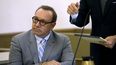 El actor Kevin Spacey en una audiencia el 3 de junio previa a su juicio en la corte de distrito en Nantucket, Massachussets. 